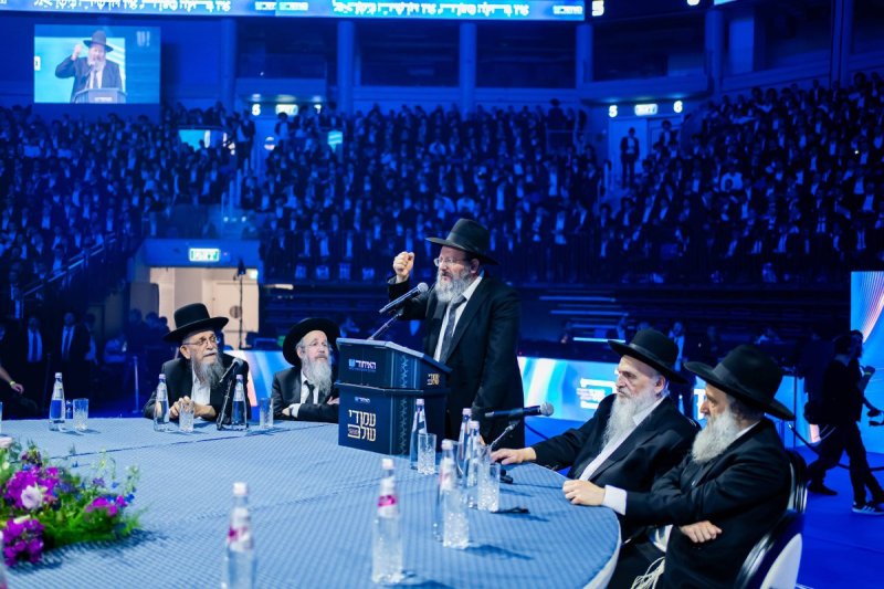 דניאל נפוסי, אריאל רבינסקי ומנדי טוויטו