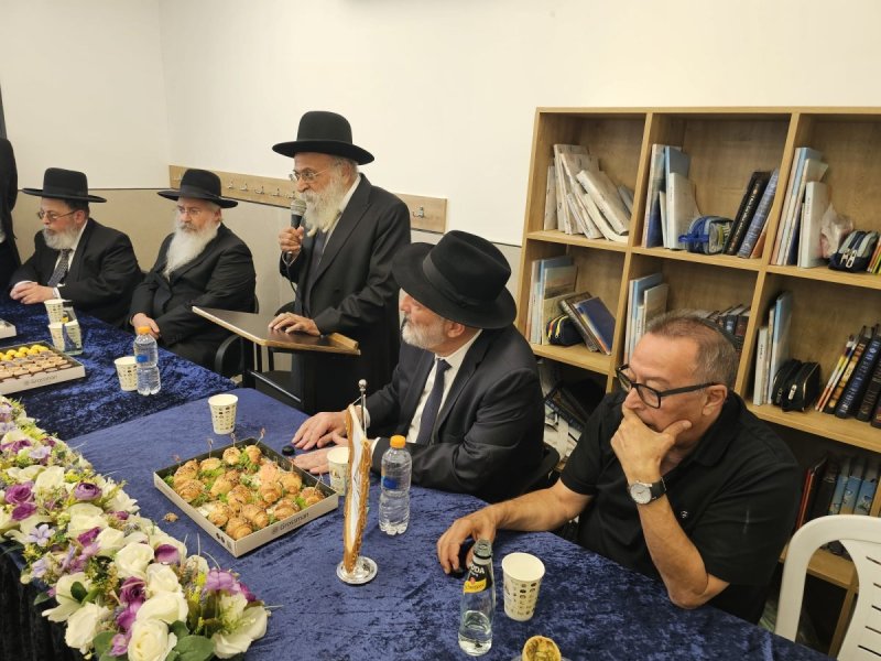 באדיבות המצלם