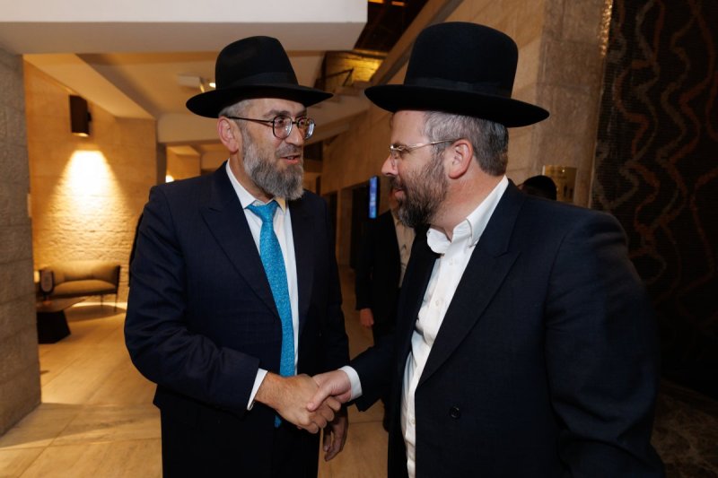 קובי הר צבי ומאיר זלזניק