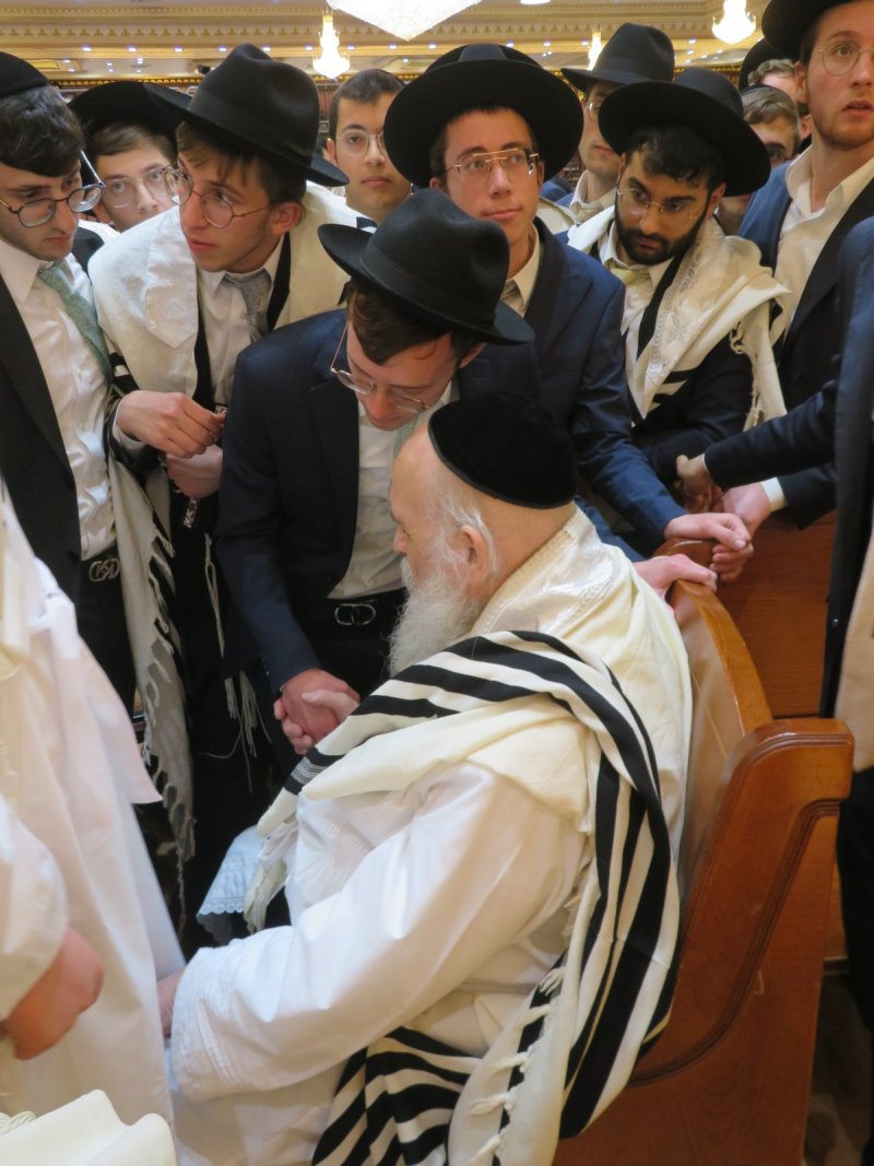 באדיבות המצלם