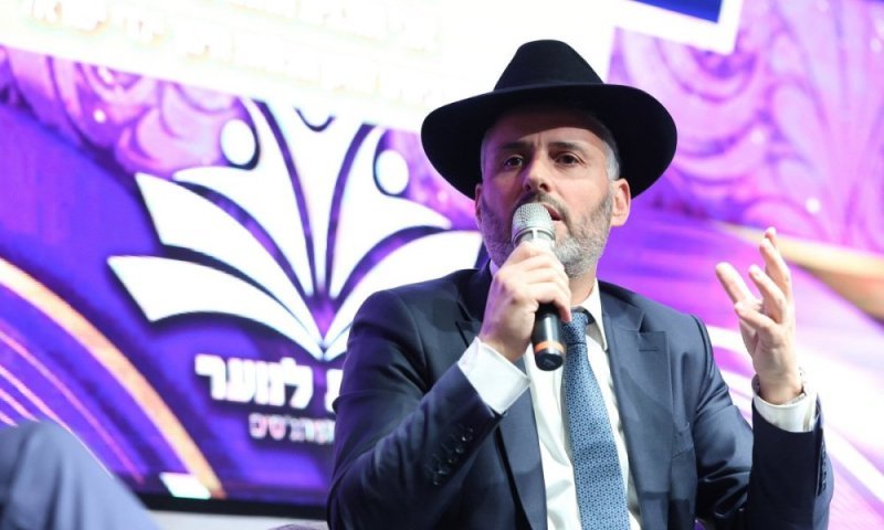 לקראת כתב אישום? הסתיימה החקירה נגד השר לשעבר חיים ביטון