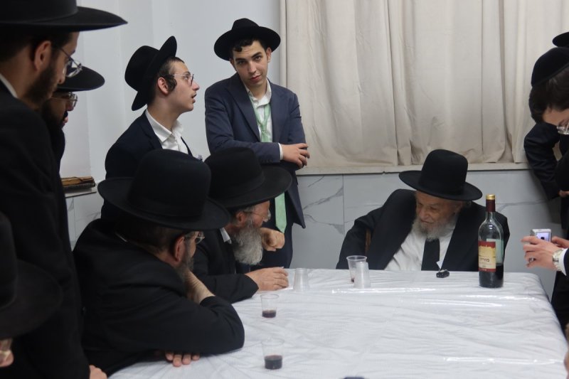 באדיבות המצלם