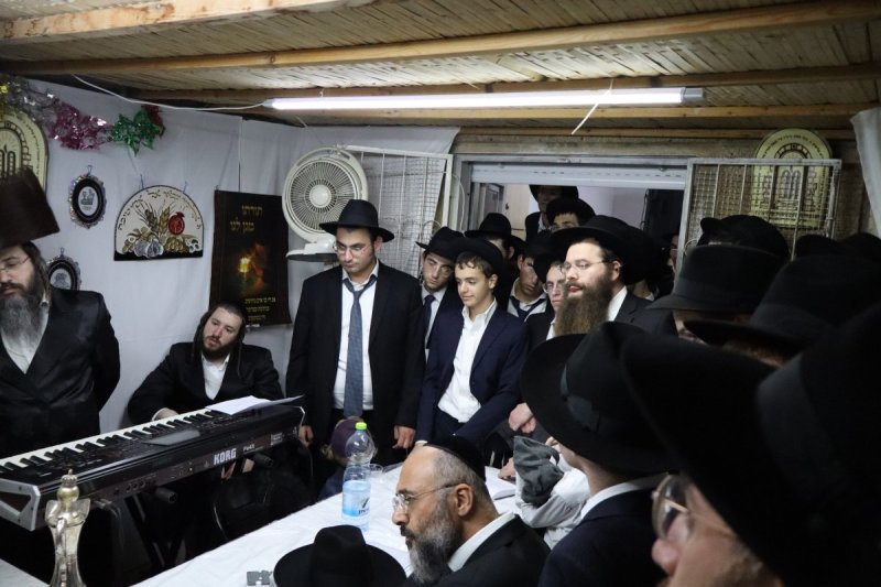 באדיבות המצלם