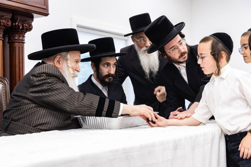 באדיבות המצלם