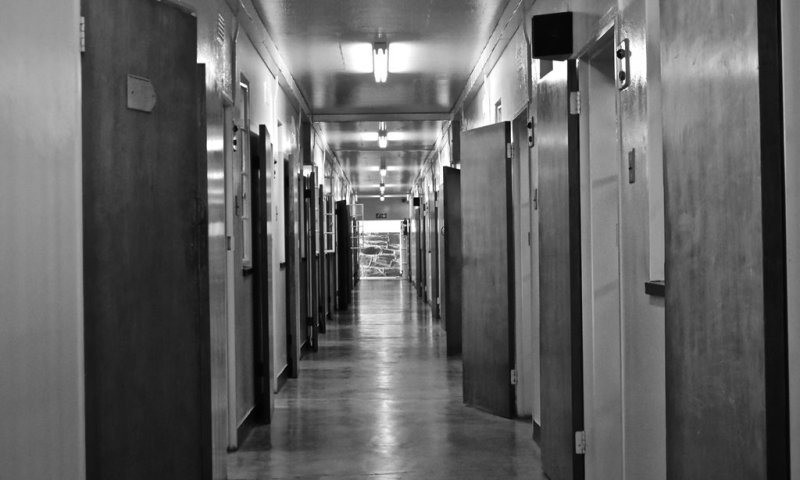 גבר ששלח מכתבי איום למוסדות יהודיים נידון ל-3 שנות מאסר