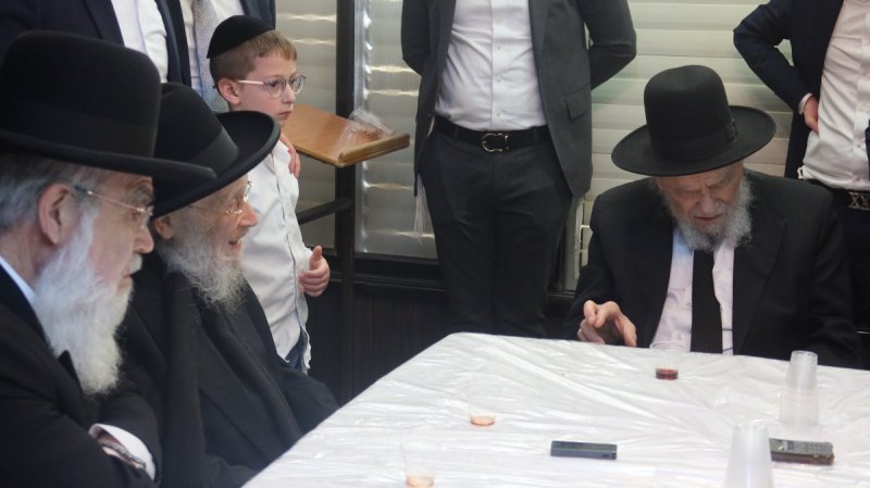 באדיבות המצלם