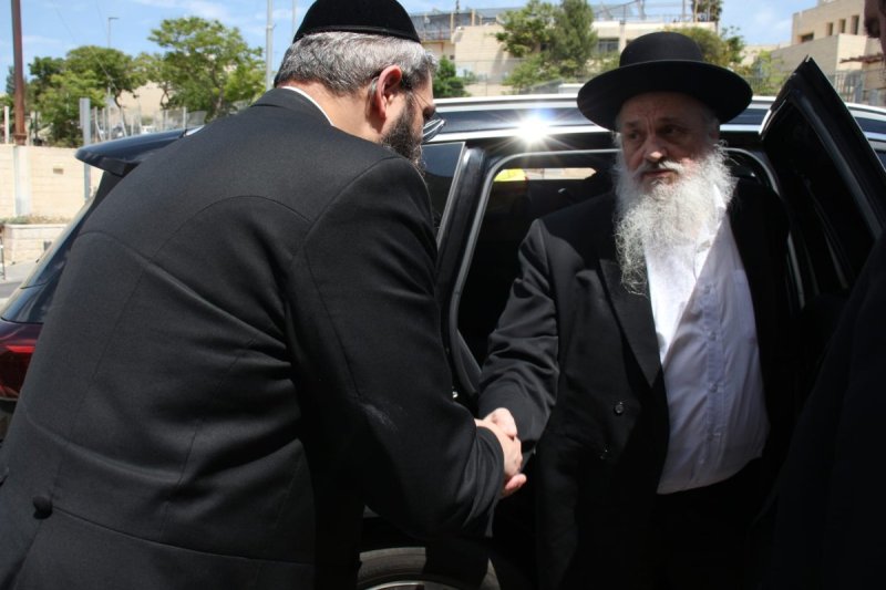 באדיבות המצלם