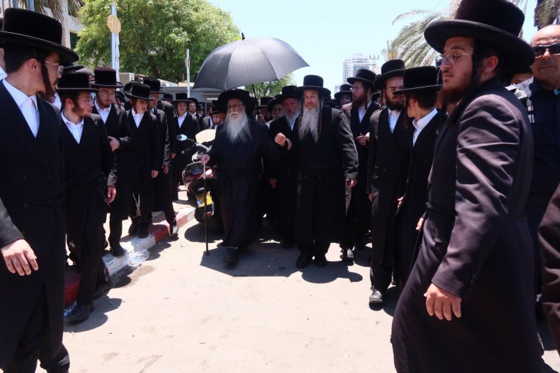 באדיבות המצלם