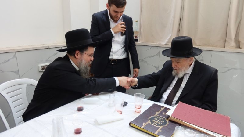 באדיבות המצלם