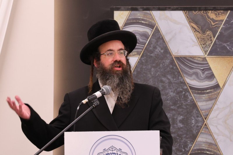 צ. י.