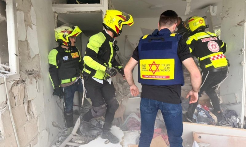 פגיעה ישירה באשתאול: בתים התפרקו, 13 נפצעו קל ויותר מ-100 מכוניות נהרסו