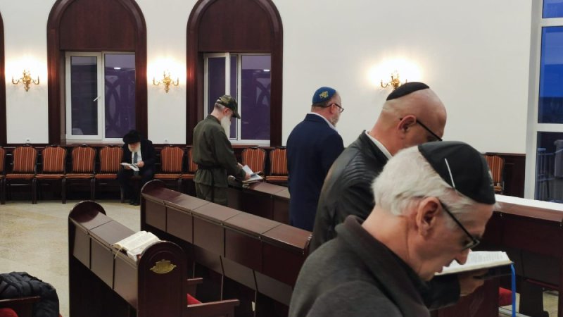 באדיבות המצלם