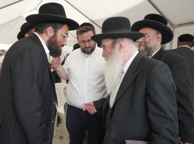 באדיבות המצלם