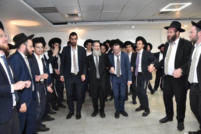 באדיבות המצלם