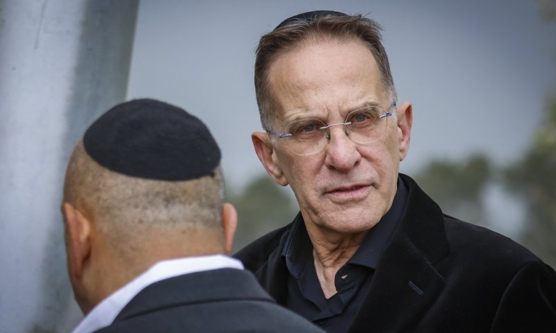 למה 'קנו' החוקרים את הגרסה המפלילה של פלדשטיין נגד ברוורמן?
