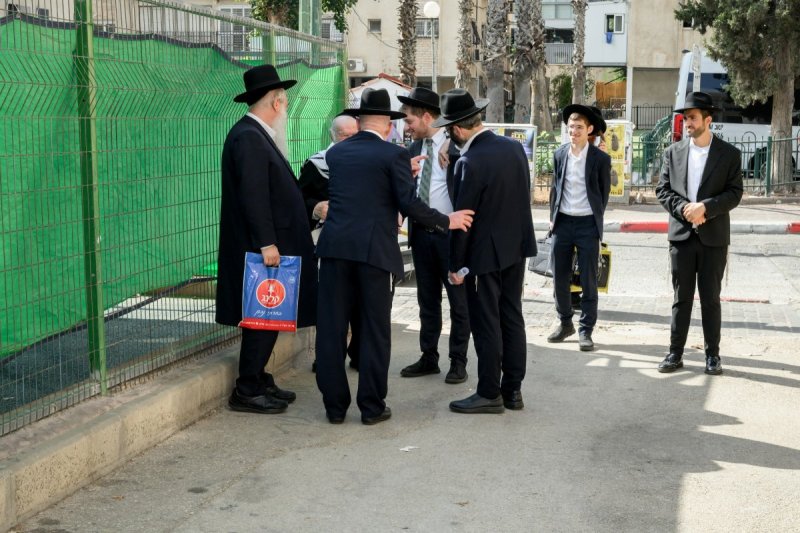 מנדי רוט, דברי חמד