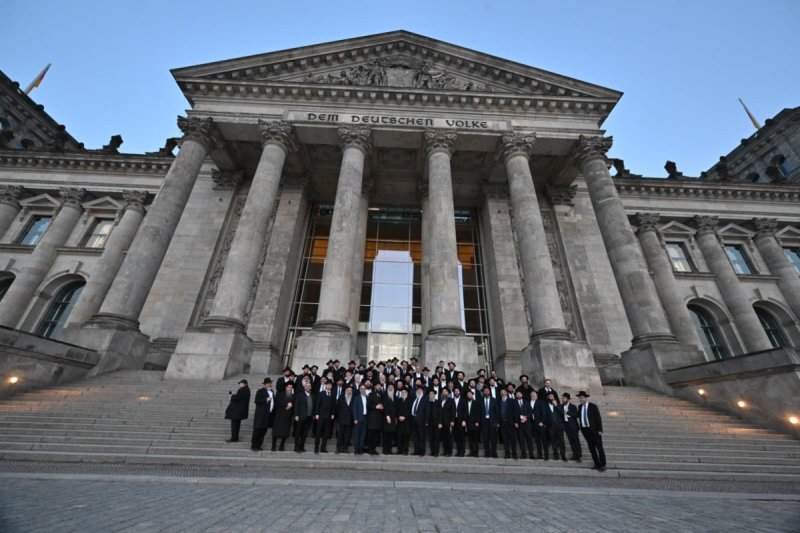 באדיבות המצלם