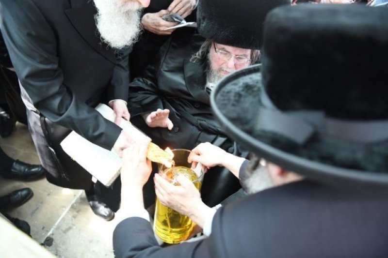 אנשיל בעק וא.מ.ש