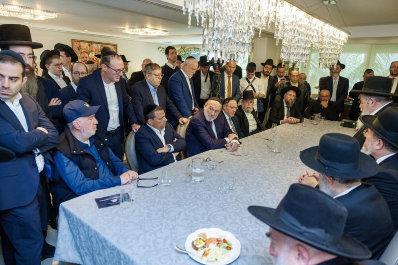 דניאל נפוסי ומאיר זלזניק