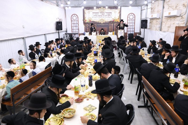 באדיבות המצלם