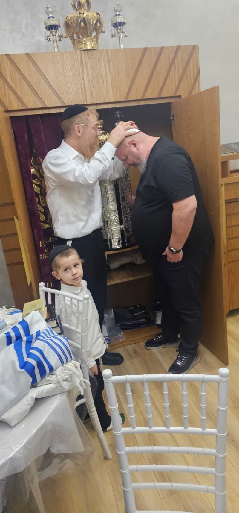 באדיבות המצלם