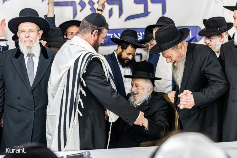 מענדי קורנט