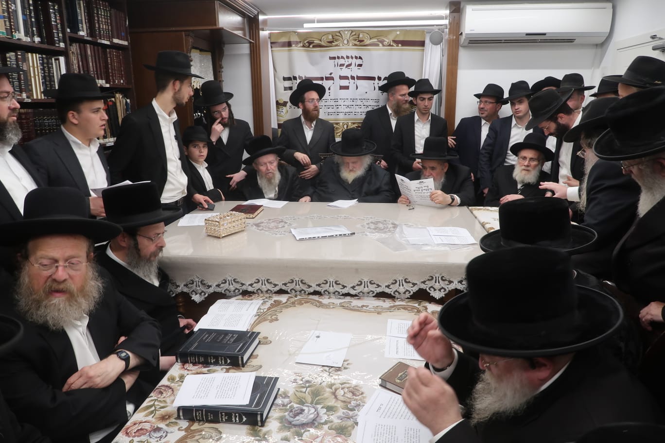 באדיבות המצלם