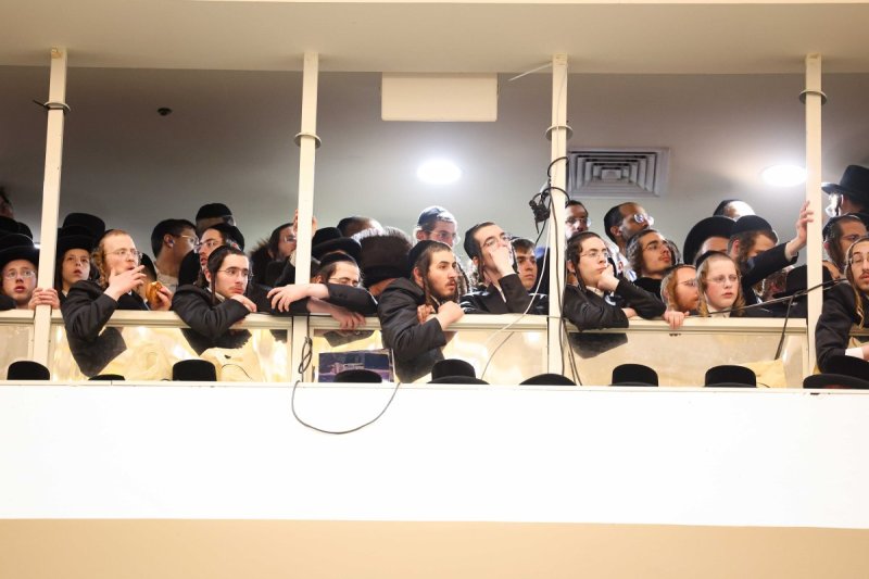 משה גולדשטיין, א. איזנבאך וארי קופרשטוק.