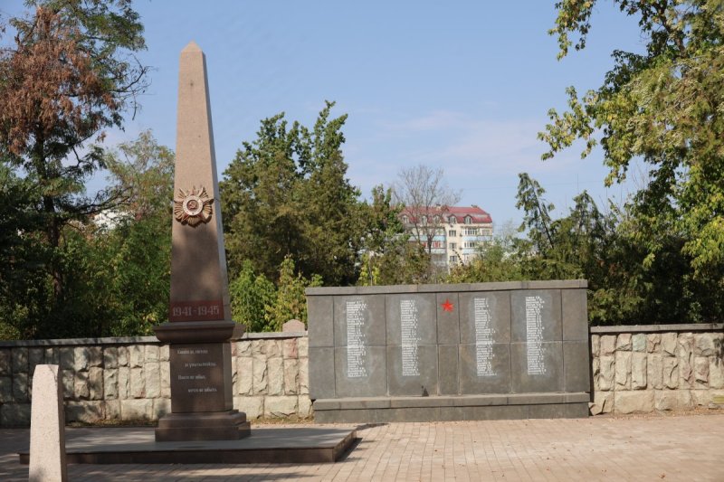 מרדכי לובעצקי