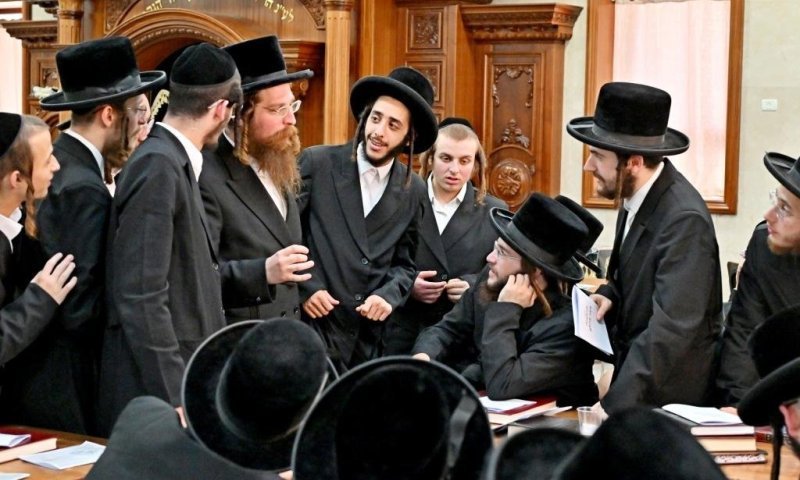 נתרבו ספסלי דבי מדרשא: מאות בחורי ויז'ניץ פתחו את זמן אלול