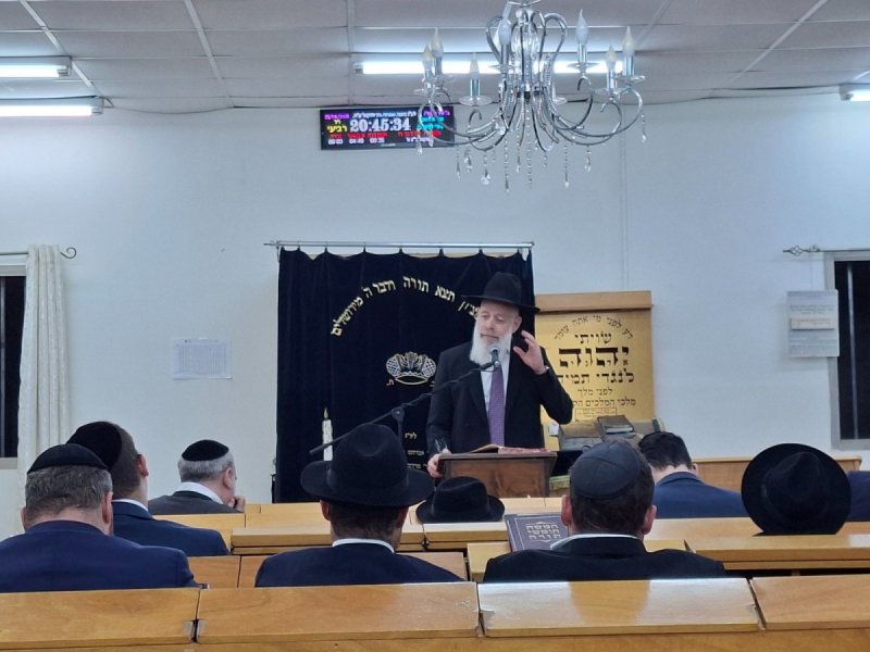 באדיבות המצלם