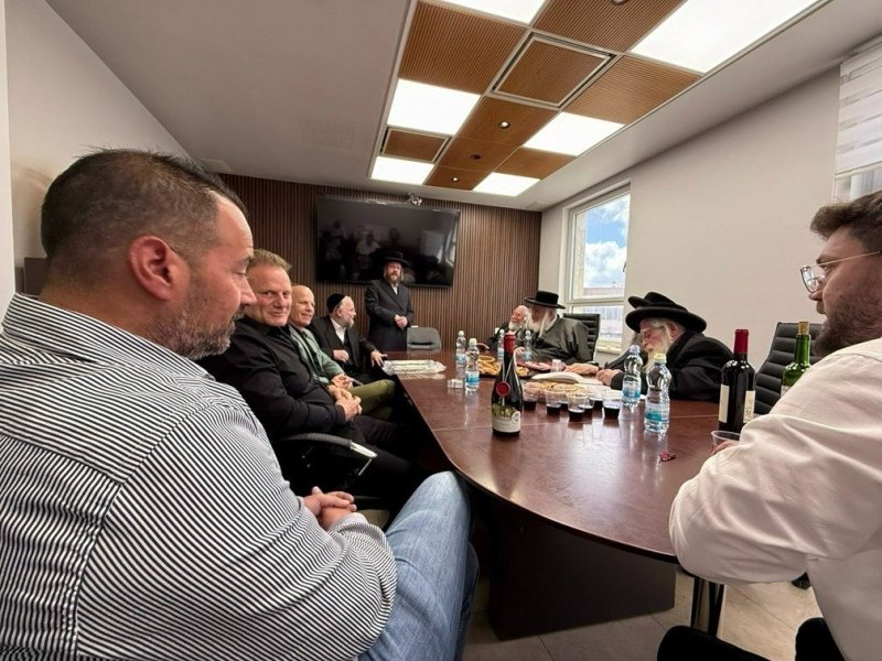 באדיבות המצלם