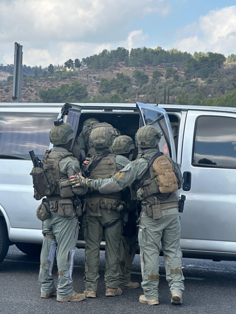 ישי ירושלמי - <blat>בחדרי חרדים</blat>