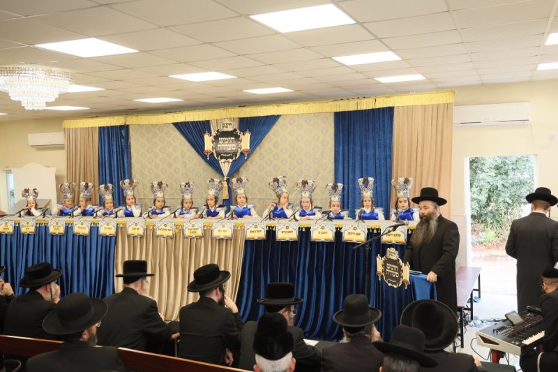 באדיבות המצלם