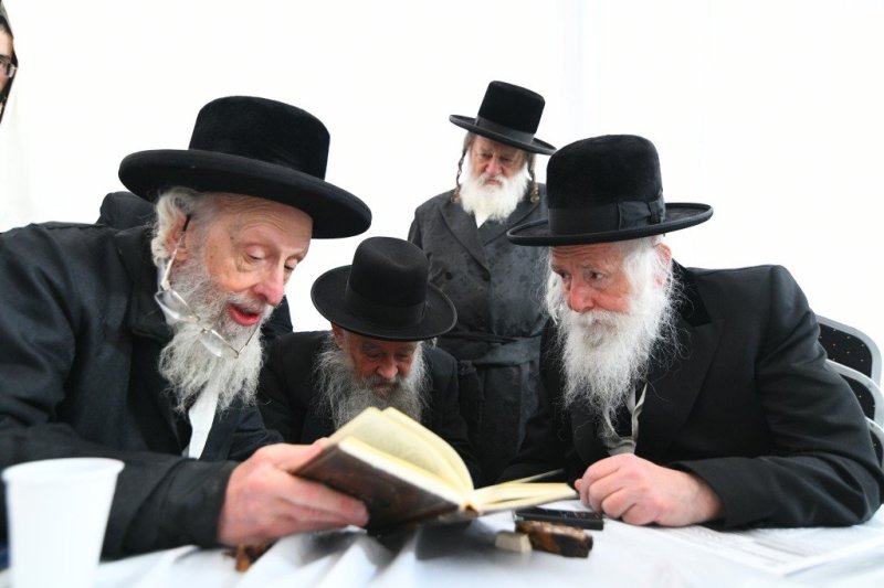 ארי קופרשטוק - פולין