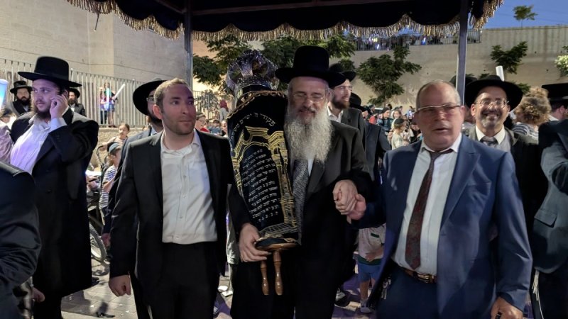 באדיבות המצלם