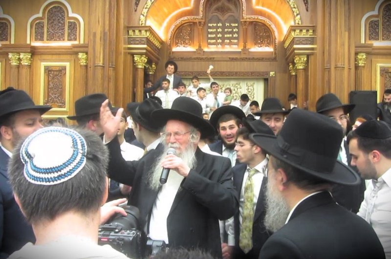 באדיבות המצלם