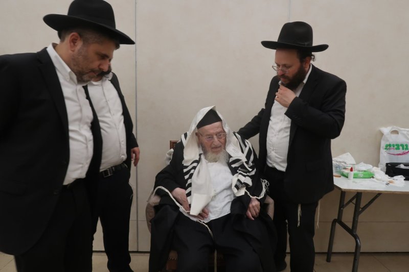 באדיבות המצלם