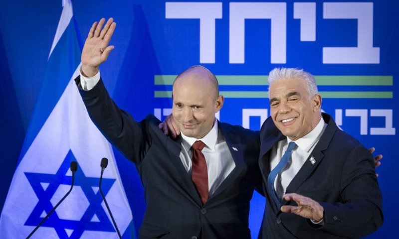 סקר: בנט ולפיד מתרסקים, גוש הימין מזנק ל-63 מנדטים