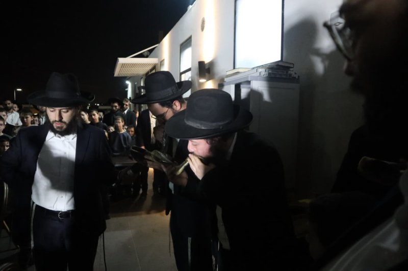 באדיבות המצלם