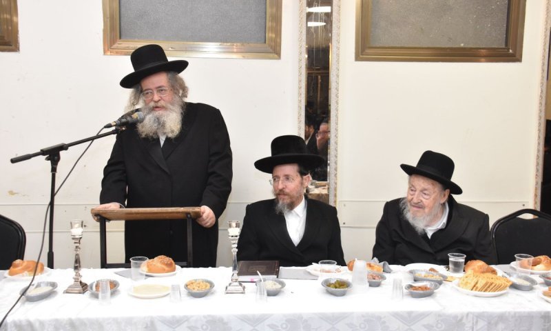 בראשות גדולי תורה ומשפיעים: קהל רב בהילולת הרה"ק רבי משה מקוברין זיע"א