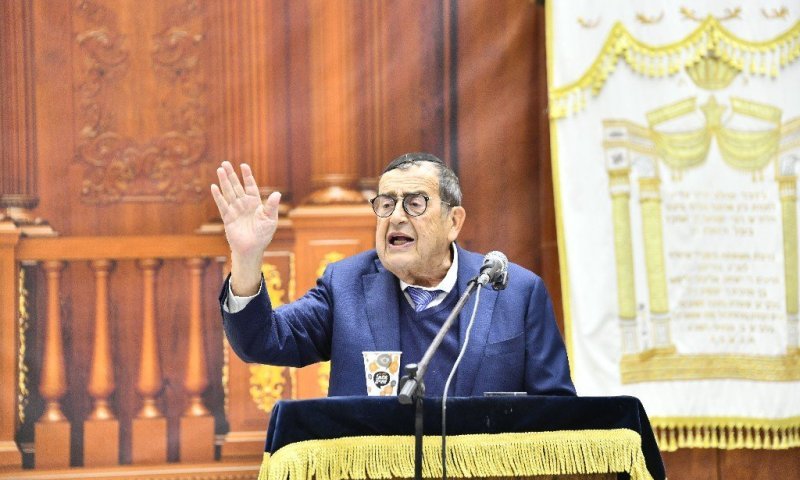 הנגיד הרב צבי רייזמן מלוס אנג'לס כבש בשיעוריו התורניים