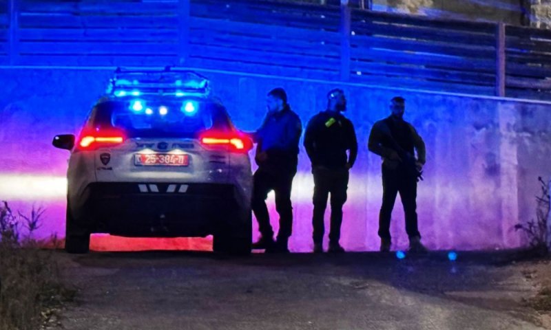 חזרה מחופשה - וגילתה שני זרים ישנים בדירה 