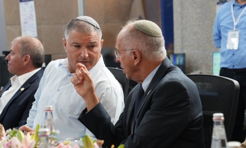 השב"כ מבהיר: המידע לא הגיע מגורם פוליטי, נתניהו, לפיד ואיזנקוט עודכנו אישית