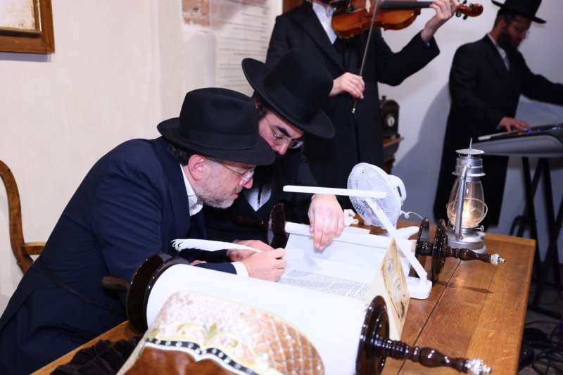 באדיבות המצלם