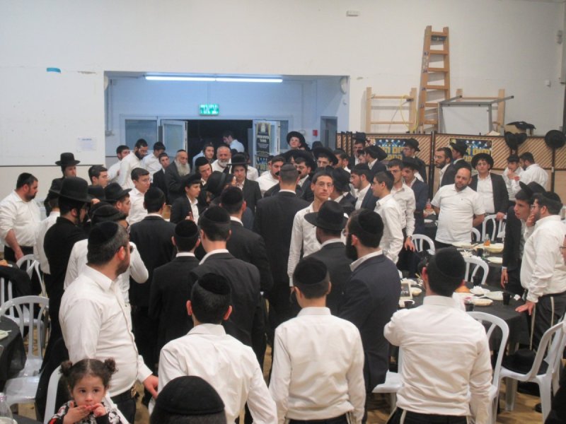 באדיבות המצלם