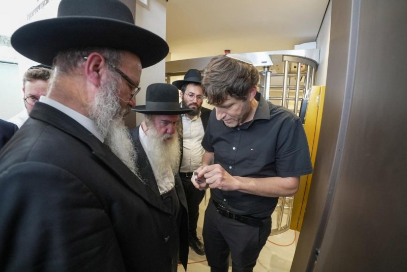 באדיבות המצלם