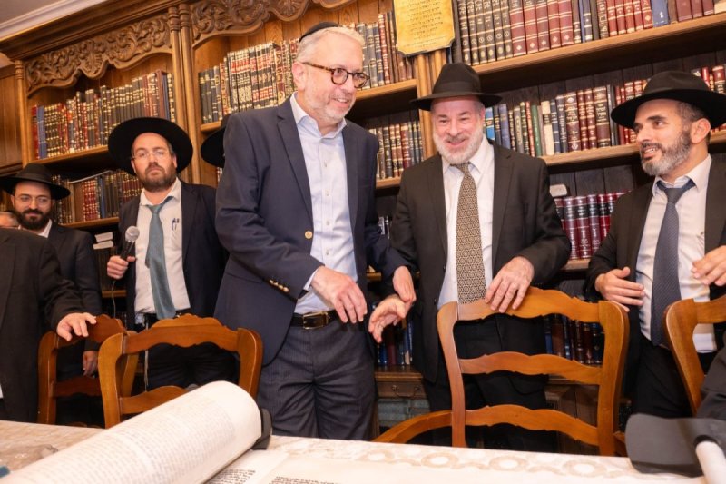 באדיבות המצלם