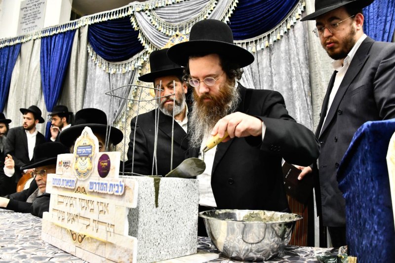 באדיבות המצלם