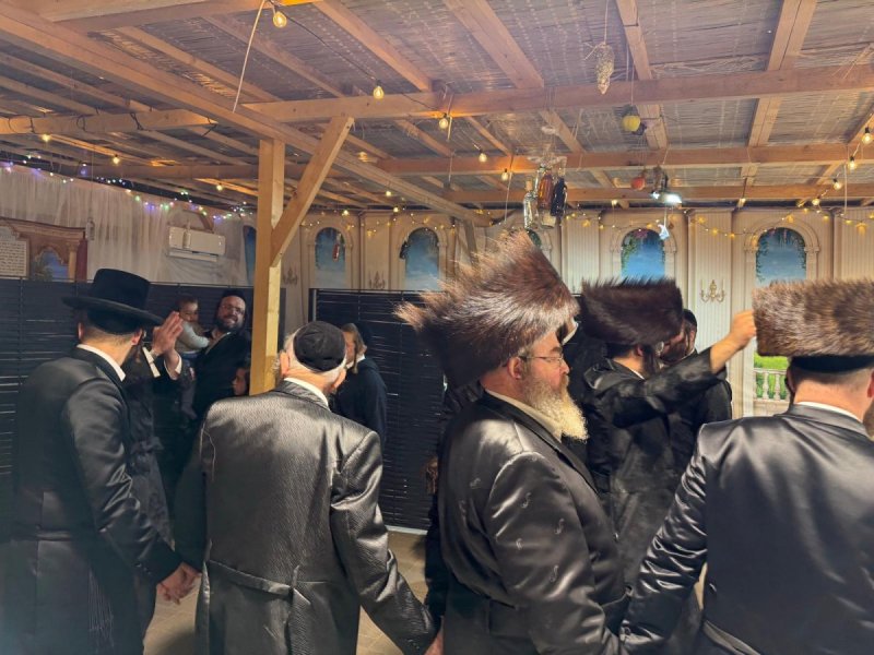 באדיבות המצלם